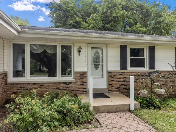 N7694 Rendell DRIVE, Elkhorn, WI 53121
