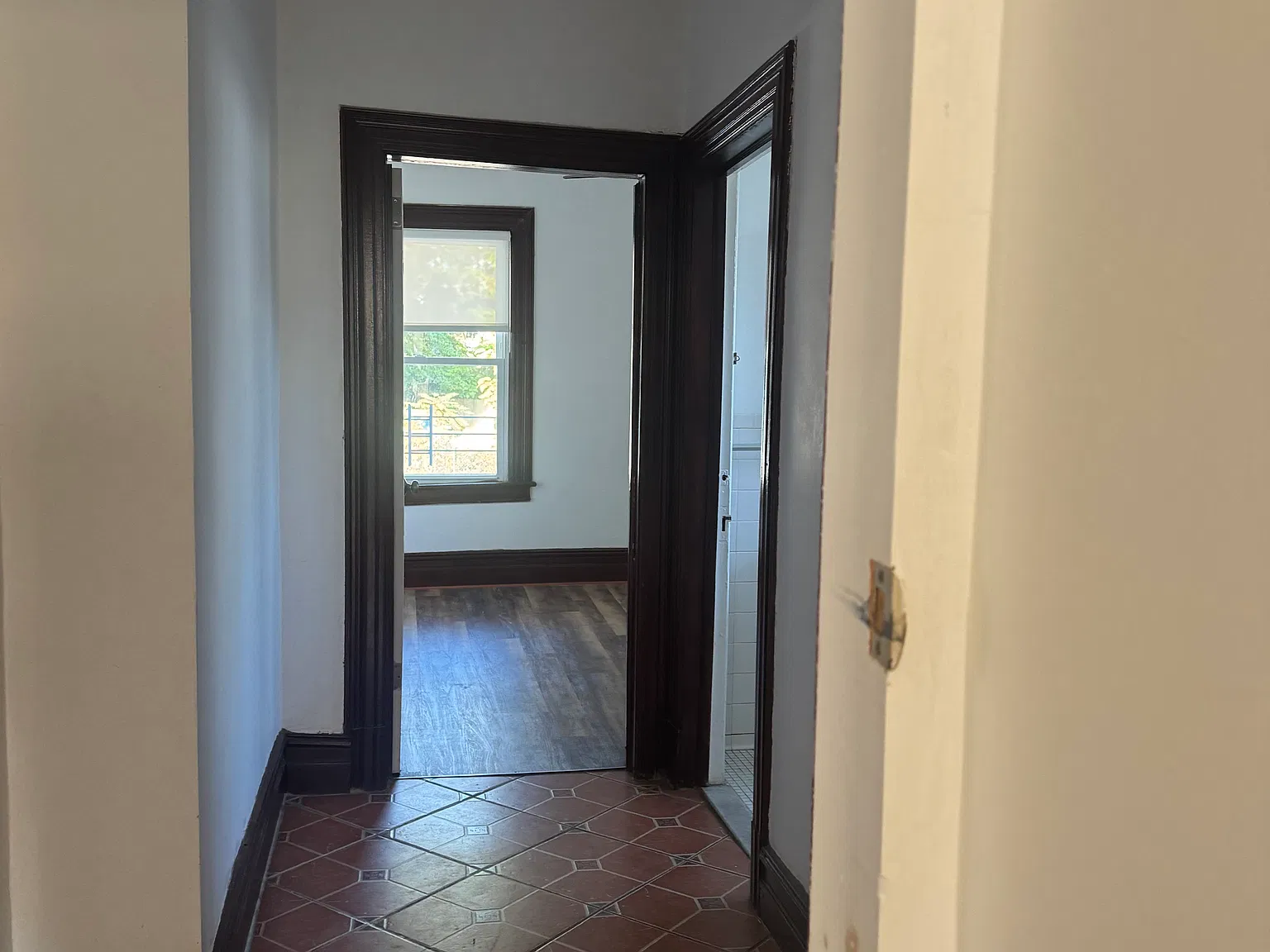 4 bed, 1400 sqft, $4,400 — Photo 3