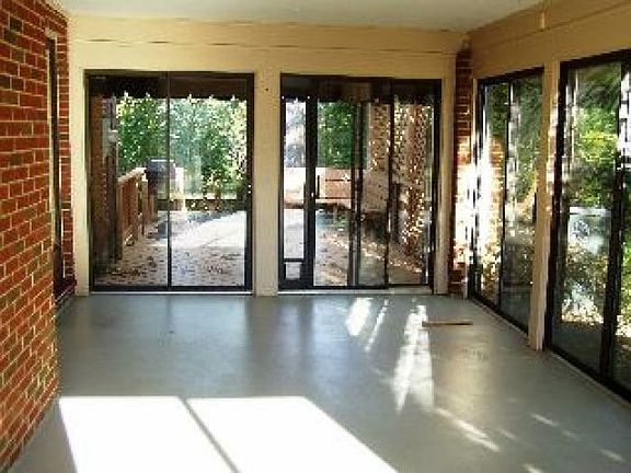 2nd image of 2431 Mimosa Dr
