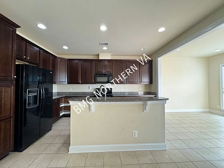20647 Erskine Ter — Photo 9