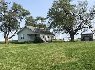 26206 Felton Rd, Carlyle, IL 62231