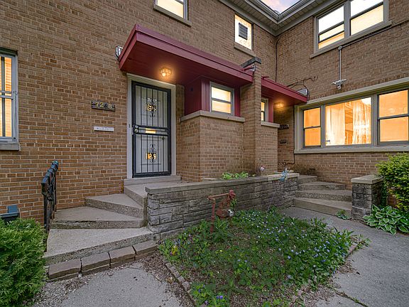 2nd image of 7248 N Ridge Blvd