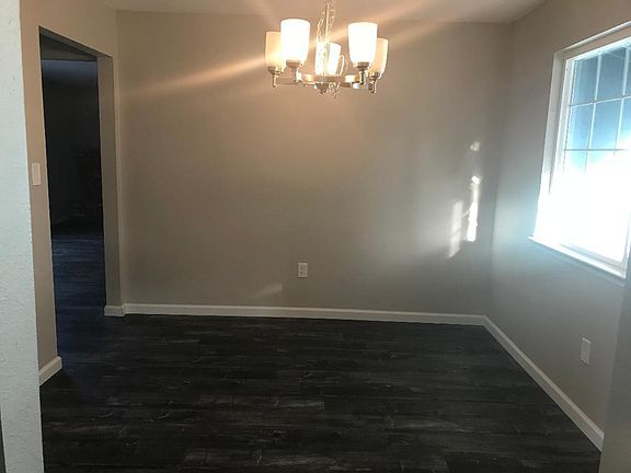 4th image of 229 E Glencannon St