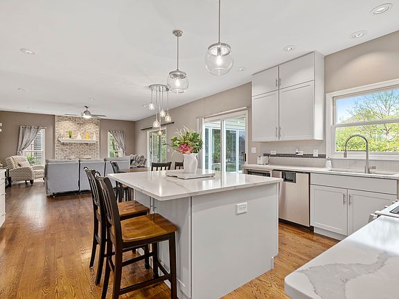 5th image of 4020 Heron Ct
