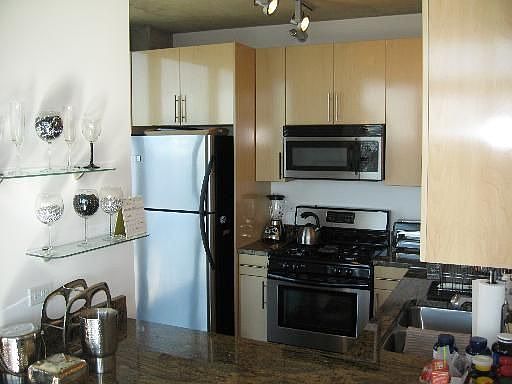 4th image of 611 S Wells St #2604