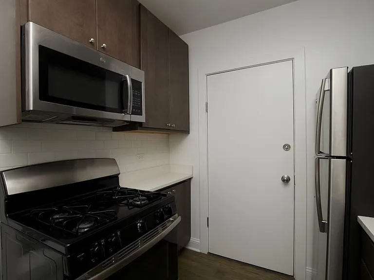 2641 N Spaulding Ave #E2 — Photo 3