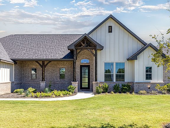 3rd image of 104 Prairie Winds Dr