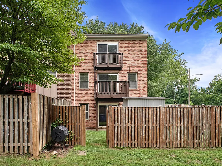 5128 Cliffhaven Dr — Photo 3