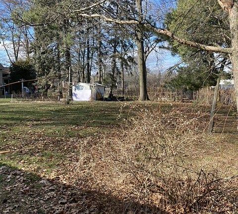 5th image of 60 Ridge Dr