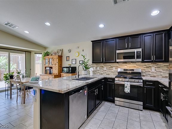 3rd image of 5913 Sammarra St