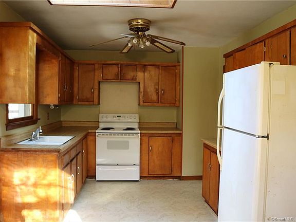 5th image of 231 Bozrah St