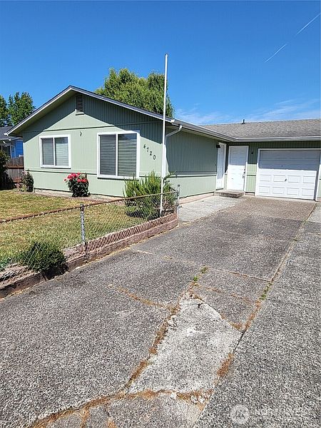 2nd image of 4720 Merlin Street
