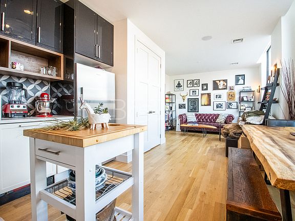 4th image of 40-34 28th St Penthouse 14A