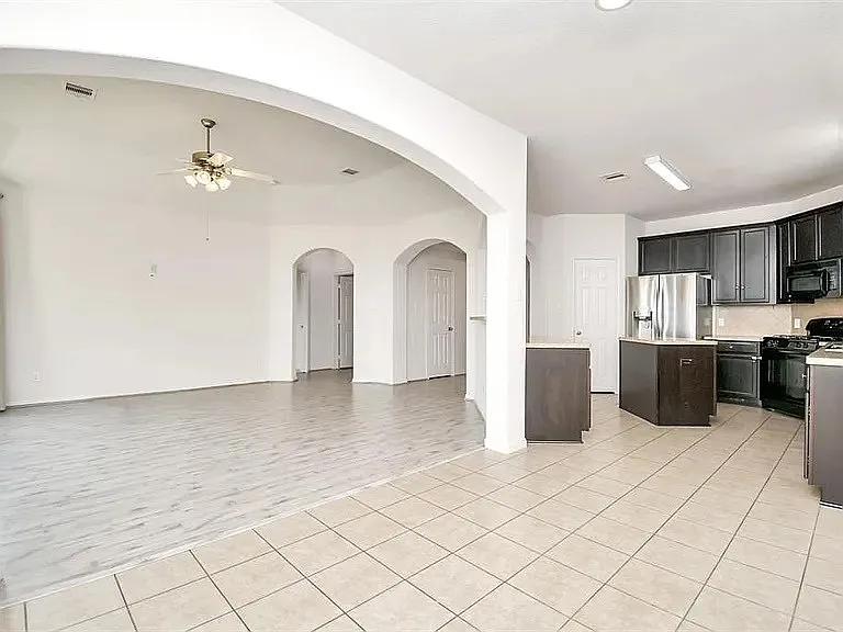 6411 Atlasridge Dr — Photo 3