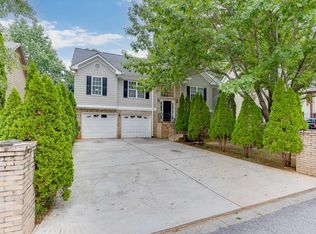 571 Oak Vista Ct, Lawrenceville, GA 30044