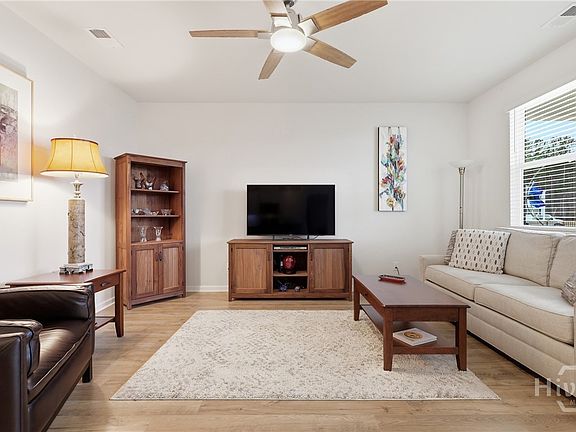 4th image of 105 Coopers Rise