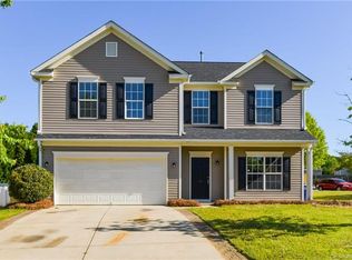 136 Golden Valley Dr, Mooresville, NC 28115