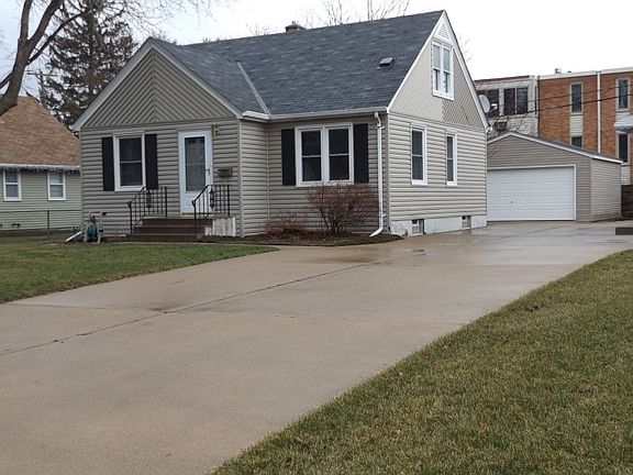 2nd image of 7433 Aldrich Ave S