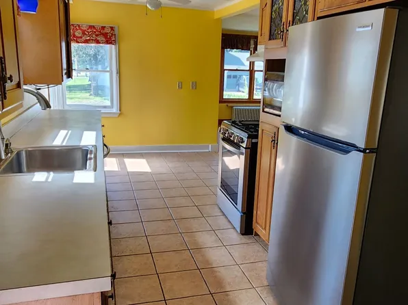 9 Lapointe St, Winooski, VT 05404