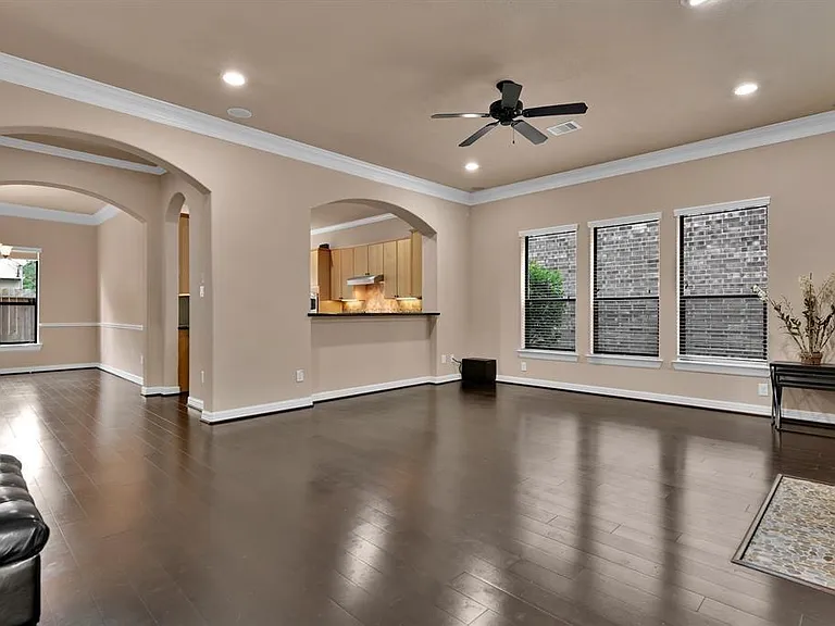2725 Kings Retreat Cir — Photo 4