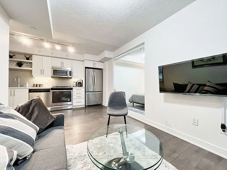 525 Adelaide St W #1620 — Photo 42