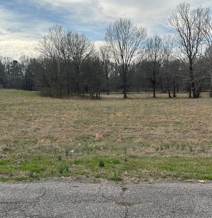 1st image of Alden Lake Dr W