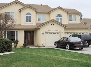 2049 S Orangewood Dr, Fresno, CA 93727