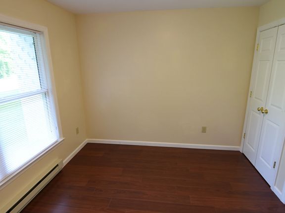 4th image of 1613 Ashwicken Ct S