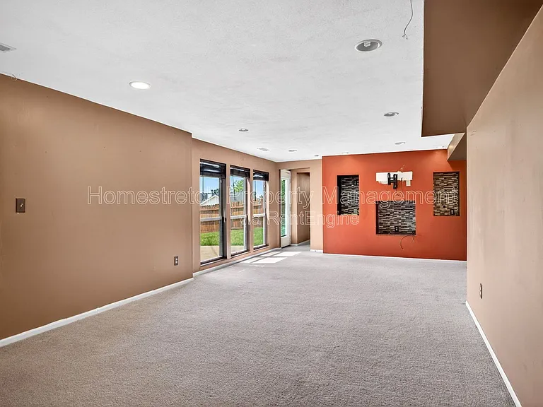166 Royallprairie Ln — Photo 37