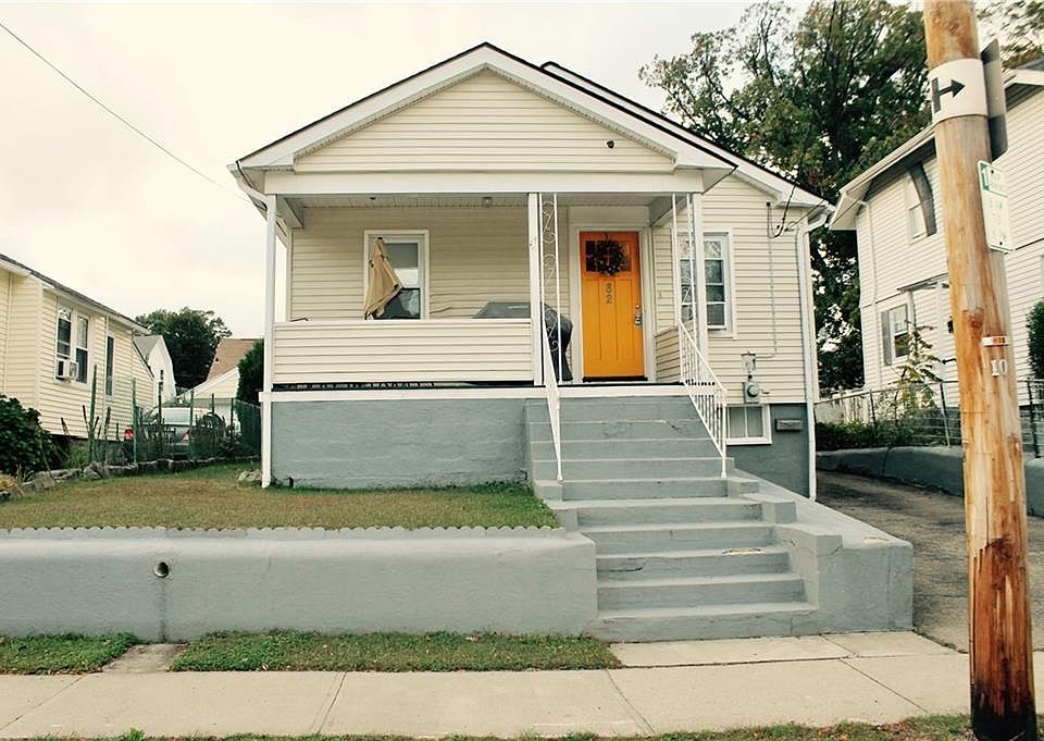 1st image of 82 James St
