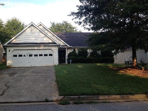 2nd image of 2402 Hillvale Cir