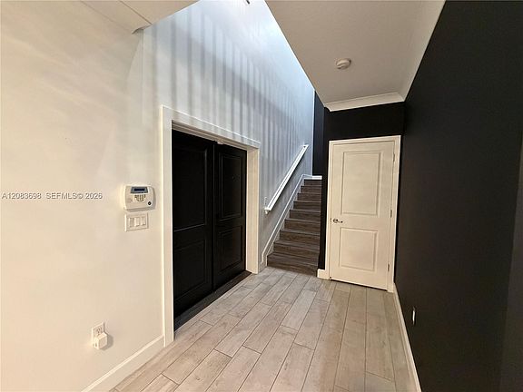 5th image of 2370 SW 18th Ave