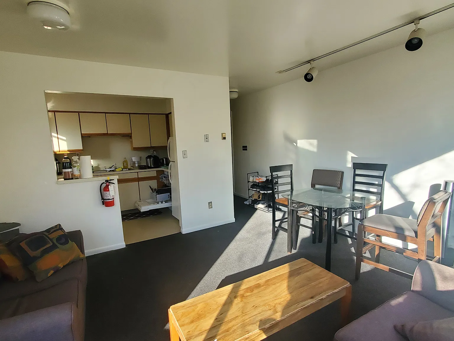 204 Miller St - Apt. E — Photo 4