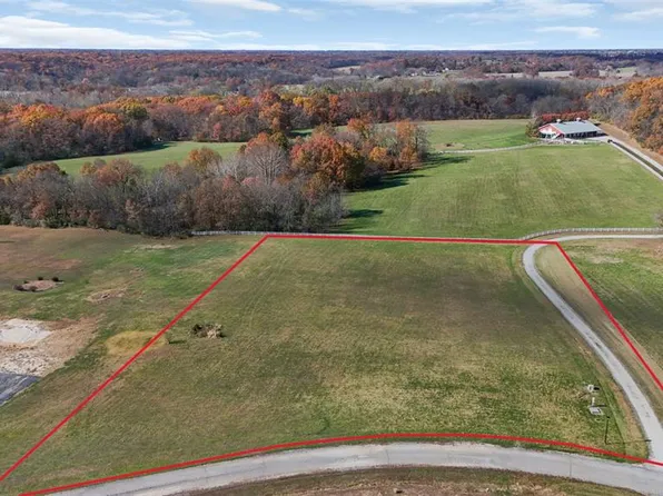 71 Champion Cir, Troy, MO 63379