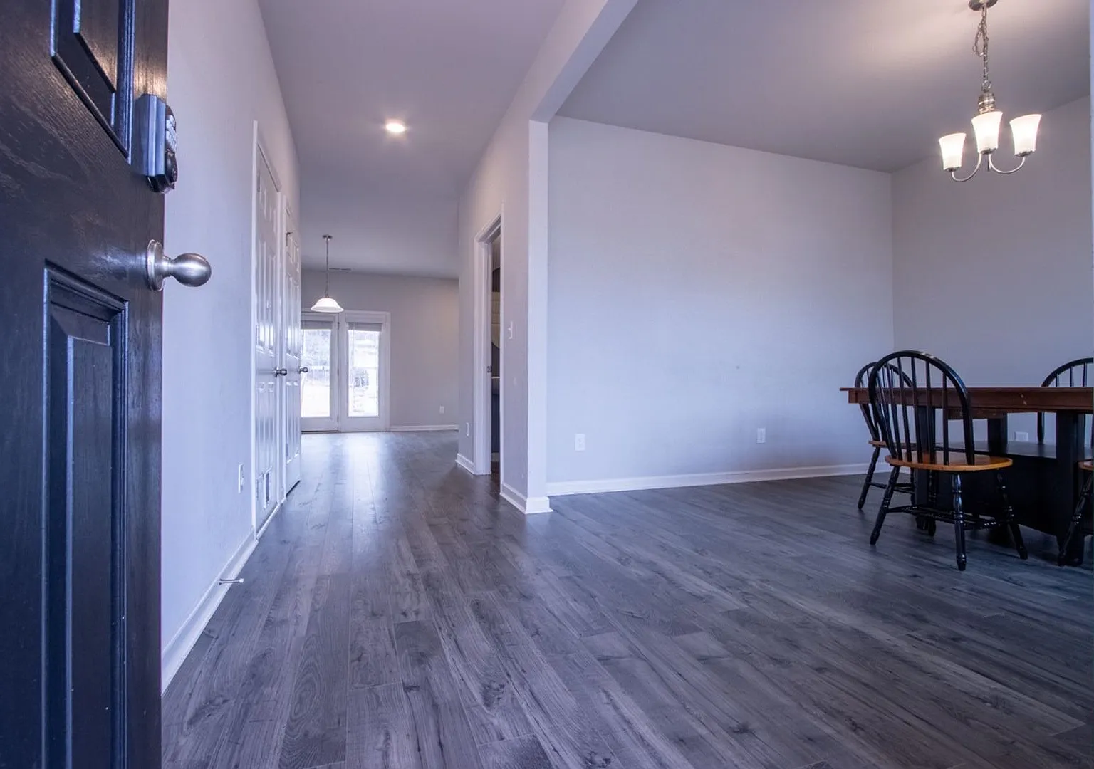 Welcome to 325 Park West Blvd — Photo 2