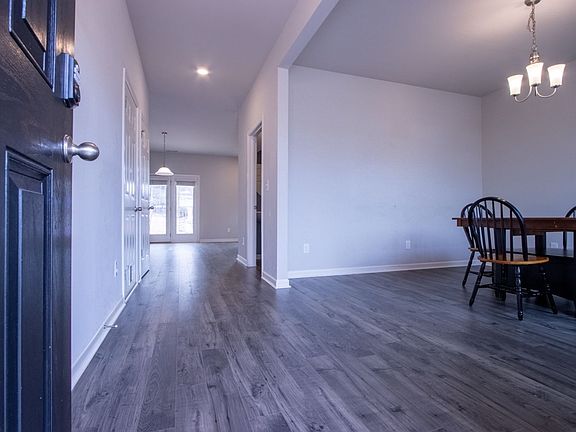 2nd image of 325 Park West Blvd