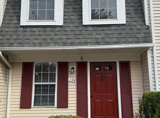 125 Bickel Ct, Sterling, VA 20165