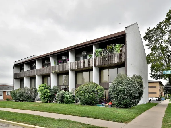 1296 E Washington St APT 2-D, Des Plaines, IL 60016