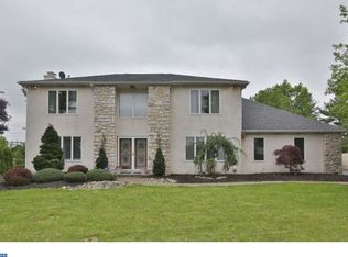 1890 Autumn Leaf Ln, Huntingdon Valley, PA 19006