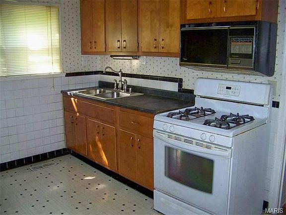 2nd image of 10253 Saint Richard Ln