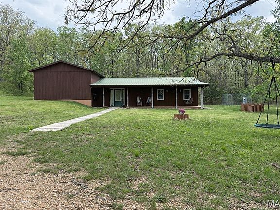 3rd image of 455 Cedar Ln
