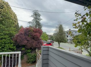 1128 Ridgewood Dr #10, North Vancouver, BC V7R1J3