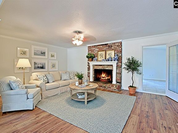 5th image of 112 Royal Tower Dr