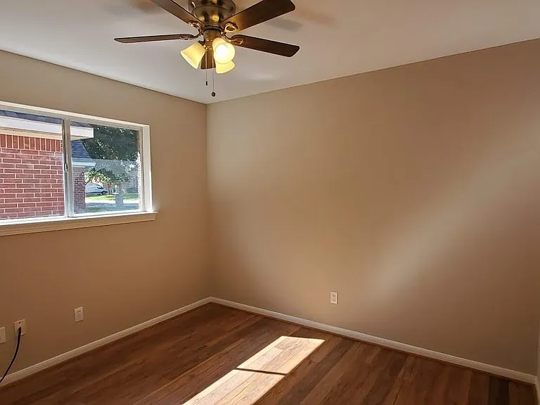 1207 Toby Ln — Photo 13