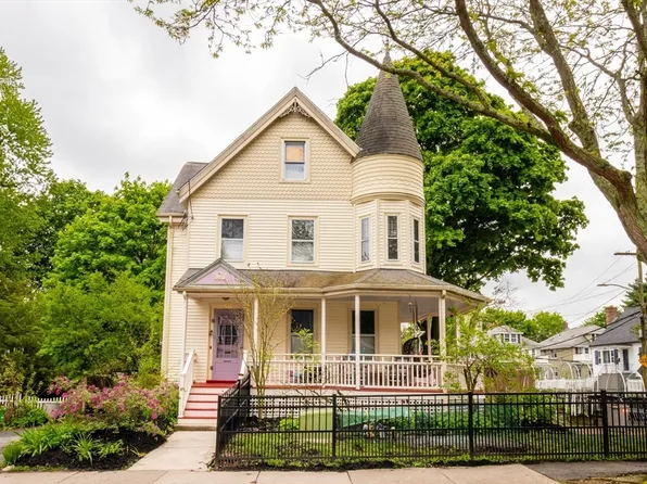 40 Ivory St, West Roxbury, MA 02132