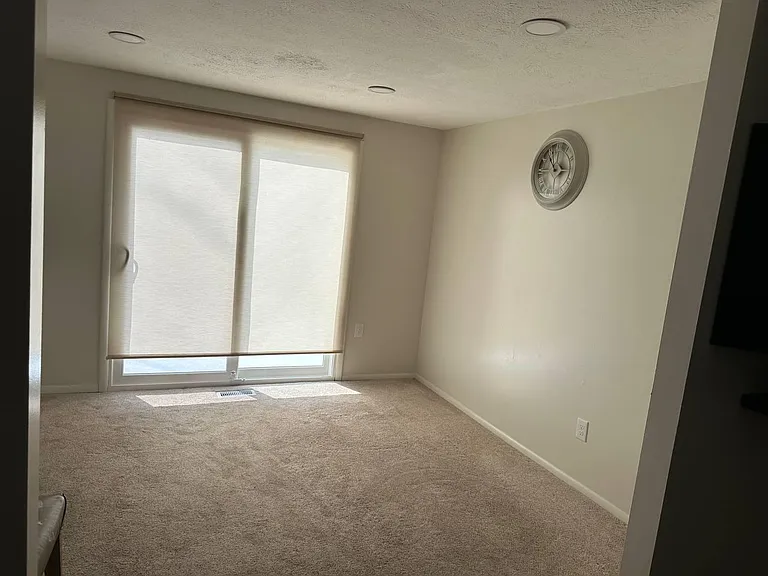 28 Mapleview Cir — Photo 6