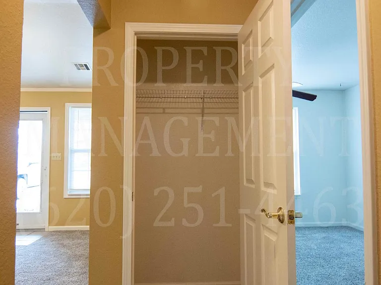 813 Shawnee St — Photo 18