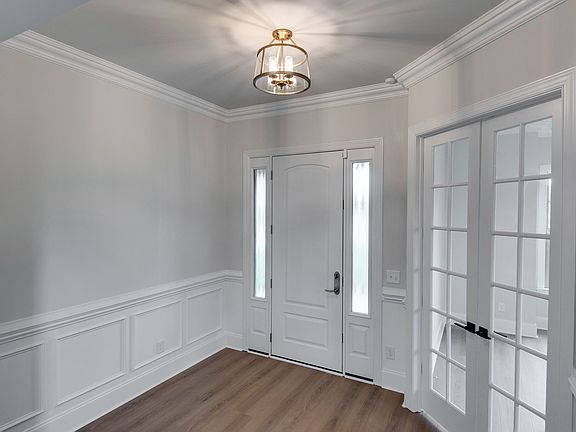 5th image of 1901 New Bristol Ln