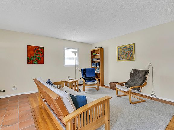 5th image of 310 Maryland Ave APT 28A