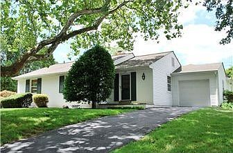 Charming Booker-built 3 BR, 2 BA brick ranch